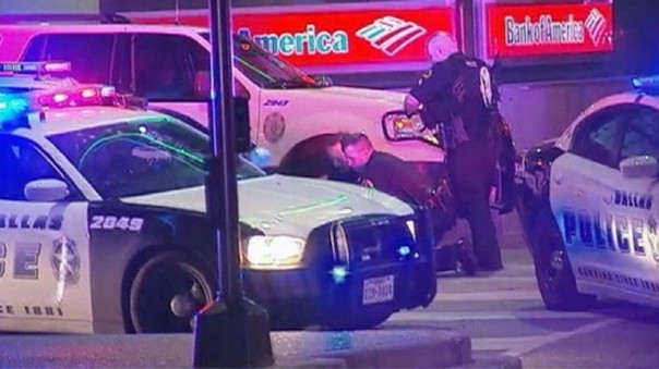 Беспорядки в США: четверо полицейских убиты, 11 ранены Беспорядки в США: четверо полицейских убиты, 11 ранены