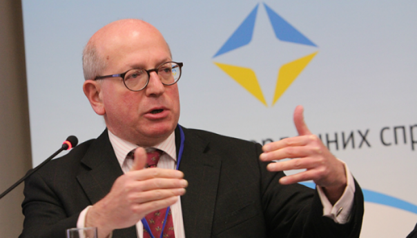 Британский эксперт НАТО: В 2017 году проукраинская позиция Запада может рухнуть  