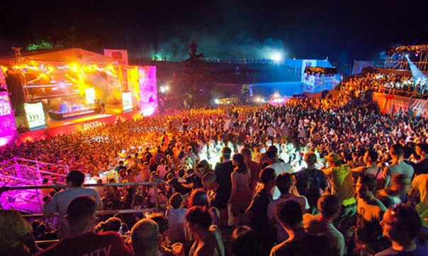 Изыски патриотизма. Украинские музыканты покоряют Крым (видео)