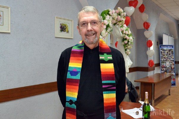 Пастора-неометодиста, венчавшего в Самаре однополые браки, вышлют из РФ Пастора-неометодиста, венчавшего в Самаре однополые браки, вышлют из РФ