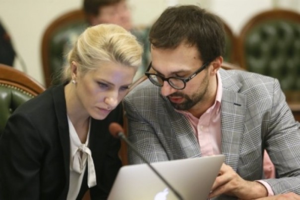 Молодые укро-демократы: запрос есть, а спроса нет. Владимир Скачко