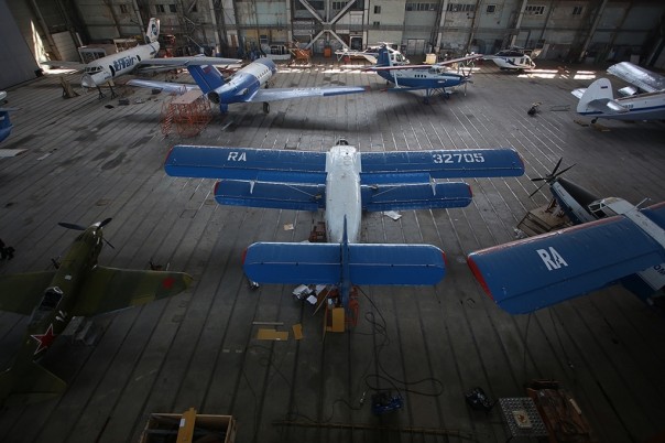 Как создают «кукурузники» из композита и испытывают Superjet