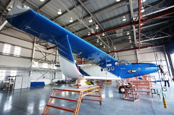 Как создают «кукурузники» из композита и испытывают Superjet
