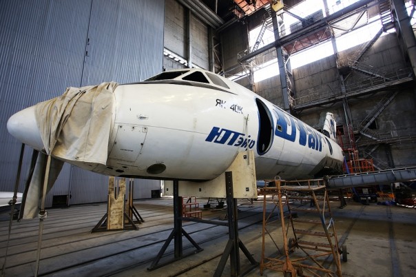 Как создают «кукурузники» из композита и испытывают Superjet