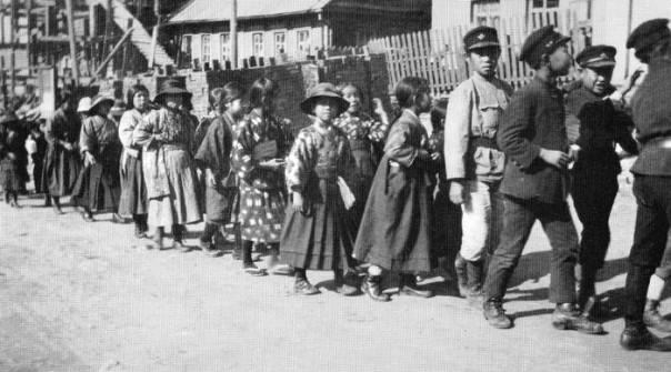 Мигранты в Стране восходящего солнца. Почему в Японии плохо с демографией и как страна может решить эту проблему?