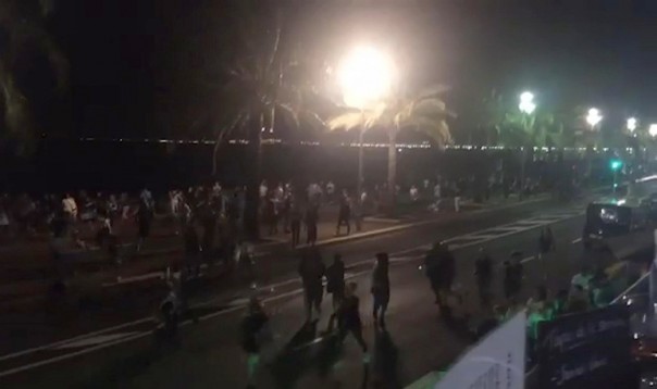 В Ницце совершен теракт, погибли не менее 80 человек 18+ В Ницце совершен теракт, погибли не менее 80 человек 18+