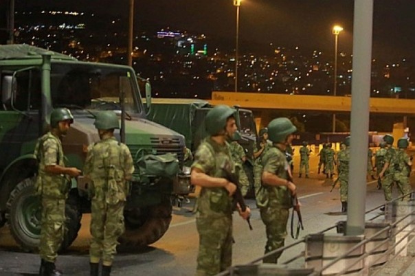 Попытка переворота: первый раунд выиграл Эрдоган Попытка переворота: первый раунд выиграл Эрдоган