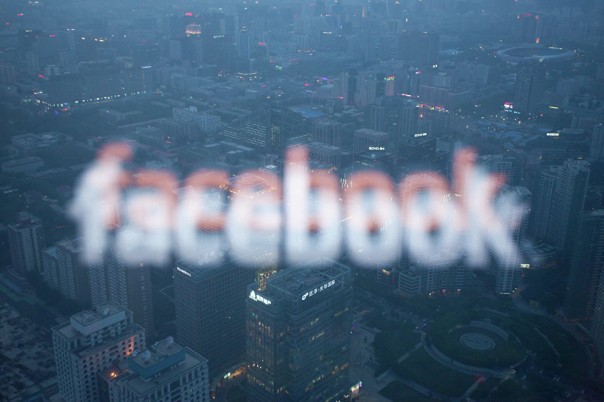 Двойная жизнь учителей: зачем родители следят за их социальными сетями