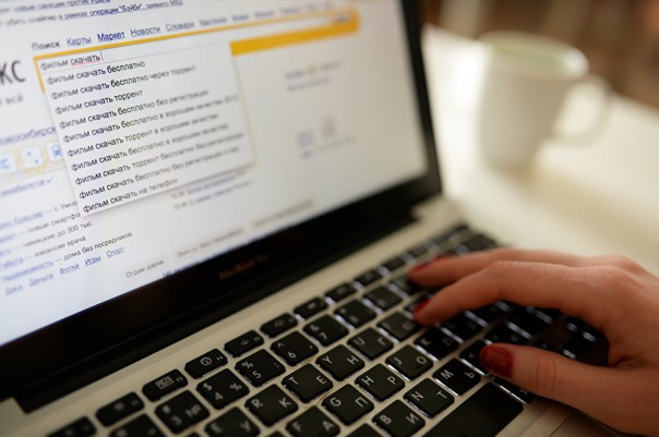 Двойная жизнь учителей: зачем родители следят за их социальными сетями