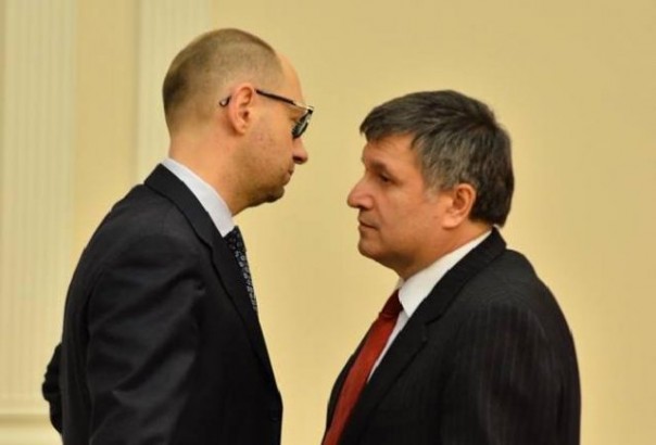 Зачем НАБУ прошлось по людям Авакова и «подвесит» ли Яценюк министра МВД