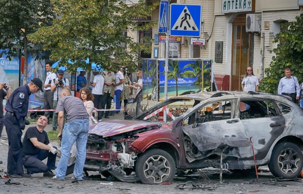 СМИ: Камера зафиксировала момент закладки взрывчатки под машину Павла Шеремета
