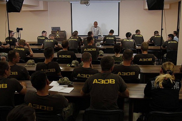 Шустер уже не маскируется: Прочитал лекцию нацистам из “Азова” о войне с Россией Шустер уже не маскируется: Прочитал лекцию нацистам из “Азова” о войне с Россией