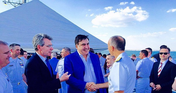 ВМС США отрабатывают подавление пророссийского восстания под Одессой ВМС США отрабатывают подавление пророссийского восстания под Одессой