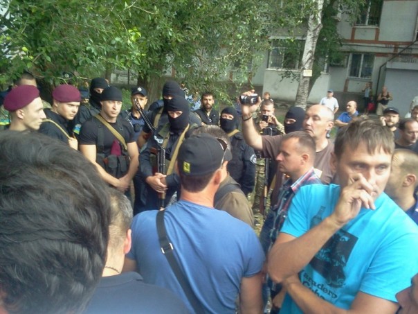 Украину разрушил не Порошенко и Яценюк, а сами украинцы 