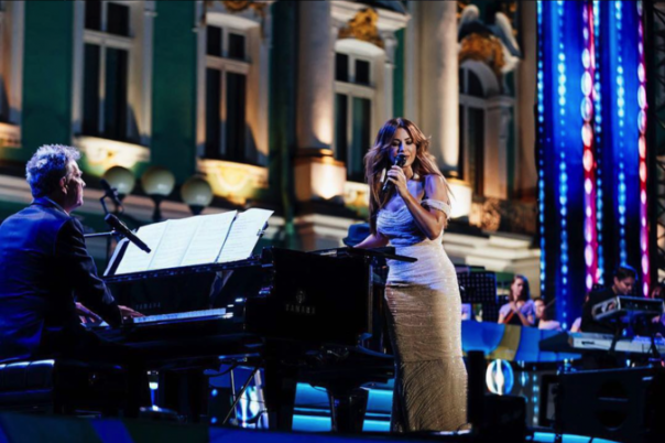 Украинцы обвинили Ани Лорак в предательстве за концерт в честь ВМФ России