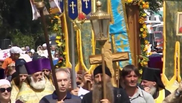 В Крестном ходе участвуют более десяти тысяч украинцев | Прямая трансляция: Крестный ход в Киеве
