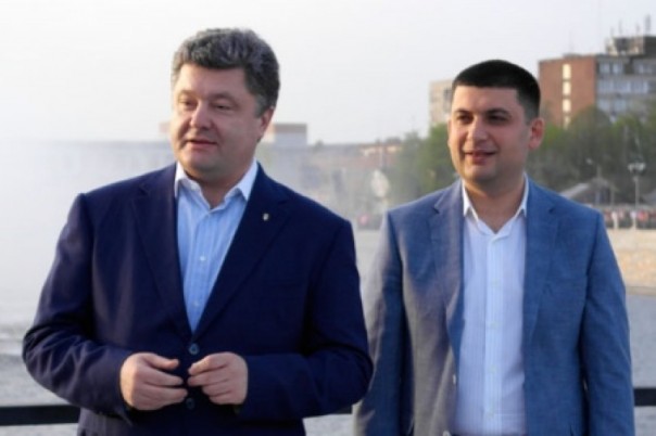 Порошенко и Гройсман подняли себе оклады, пока скакуны «сосут лапу» Порошенко и Гройсман подняли себе оклады, пока скакуны «сосут лапу»