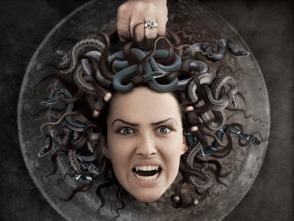 Историк потребовал от бизнеса прекратить финансирование портала «Медуза»