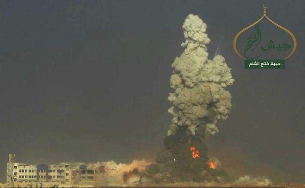 Чудовищный по мощности взрыв прогремел в Алеппо | CAA взяла под контроль промышленный район Алеппо | Подборка видео с Ближневосточного фронта