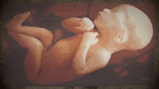 66 000 биоразлагаемых стаканчиков, 16 000 литров дождевой воды и краски, 62 часа трепетной работы… 66 000 биоразлагаемых стаканчиков, 16 000 литров дождевой воды и краски, 62 часа трепетной работы…