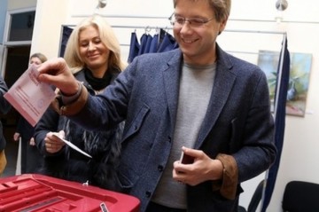 Мэр Риги посоветовал депутату, предложившему поставить памятник нацистам, бросить пить