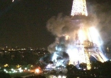 В день терракта горела Эйфелева башня