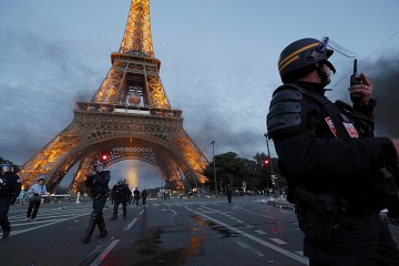 И Эйфелева башня станет минаретом. Самым высоким в мире…