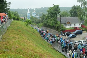 Крестный ход мира приближается к Киеву