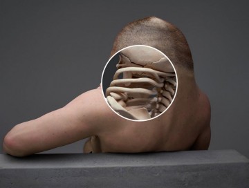 Не красавец, зато живучий! Как выглядит человек, который выживает в любой автокатострофе