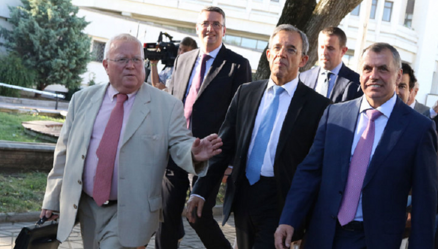 Французские депутаты: лучше быть крымским татарином, чем русским в Латвии