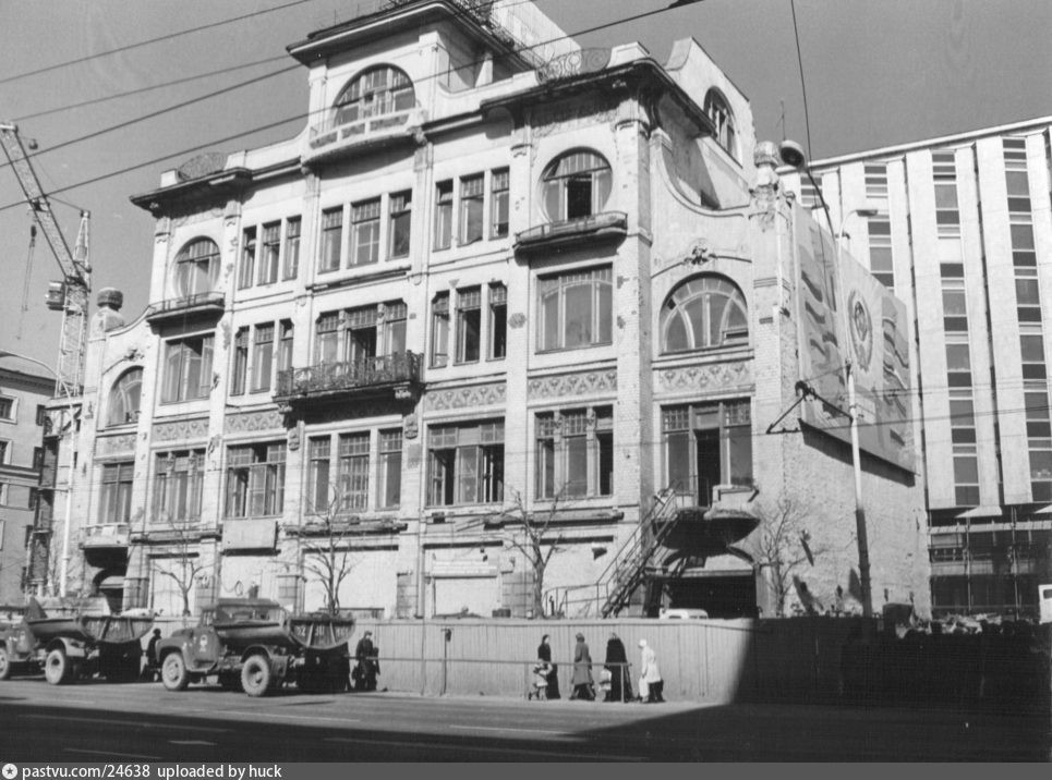 Как передвигали дома в Москве