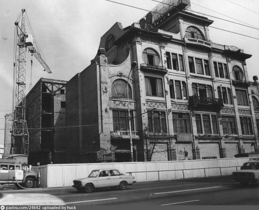 Как передвигали дома в Москве