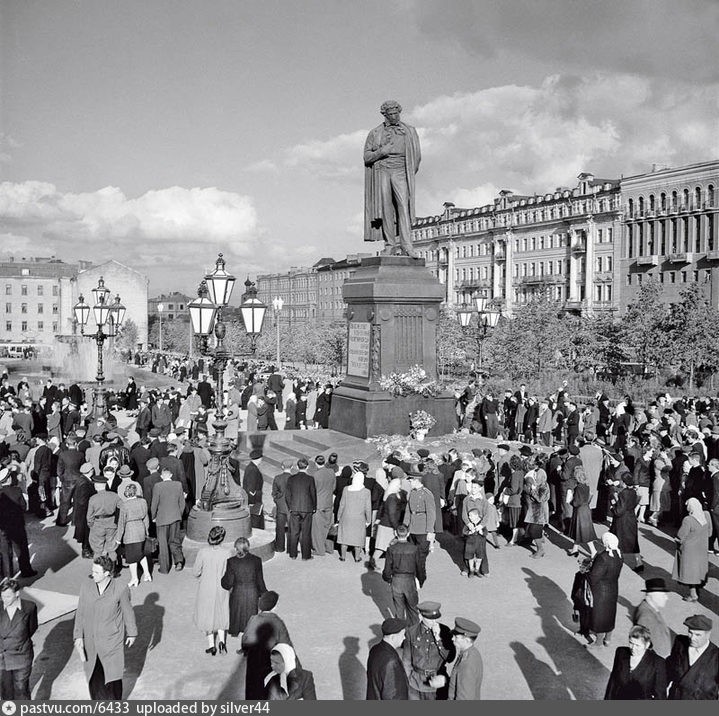 Как передвигали дома в Москве