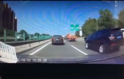 Авария Tesla с автопилотом в Пекине попала на видео