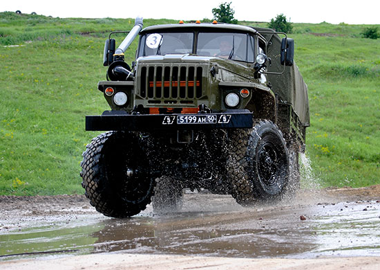 Российские команды победили в конкурсах «Ключи от неба» и «Мастера автобронетанковой техники»