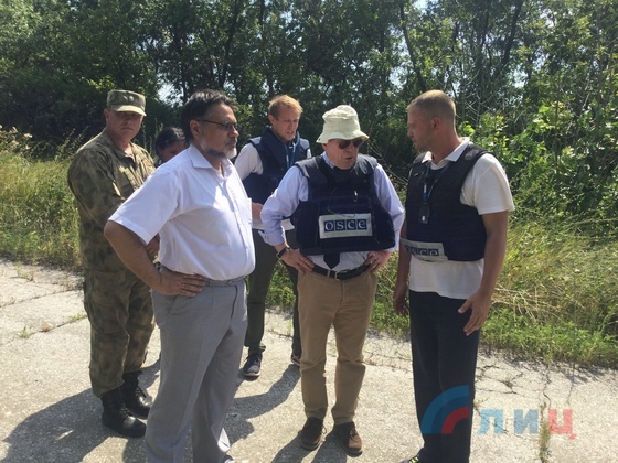 Сводка от НМ ЛНР 11 августа 2016 года. ОБСЕ отказалась обеспечивать безопасность встречи с представителями ЛНР у Золотого Сводка от НМ ЛНР 11 августа 2016 года. ОБСЕ отказалась обеспечивать безопасность встречи с представителями ЛНР у Золотого