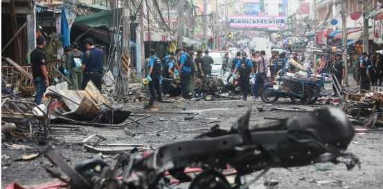 На курорте Хуахин в Таиланде прогремели два взрыва На курорте Хуахин в Таиланде прогремели два взрыва