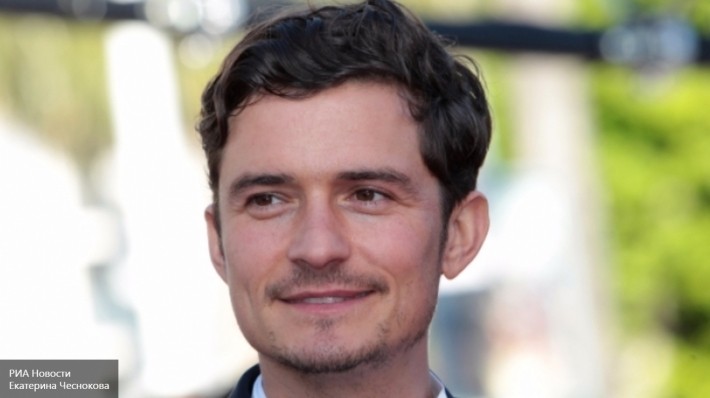 Орландо Блум на фоне руин Донбасса записал видеообращение к детям Орландо Блум на фоне руин Донбасса записал видеообращение к детям