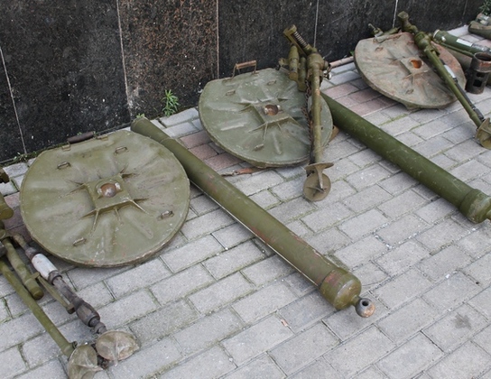 Сотрудники МГБ ЛНР выявили закладку для украинской ДРГ (ФОТО) Сотрудники МГБ ЛНР выявили закладку для украинской ДРГ (ФОТО)