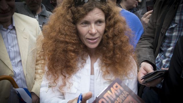 Журналистку Латынину облили фекалиями в Москве Журналистку Латынину облили фекалиями в Москве