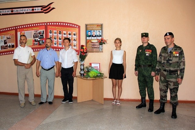 Митинг-реквием в память о жертвах украинской агрессии в пос. Тельмана и Алчевска