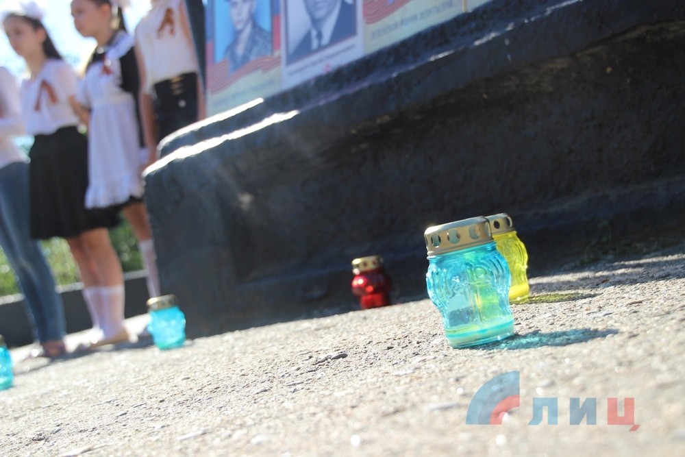 Митинг-реквием в память о жертвах украинской агрессии в пос. Тельмана и Алчевска