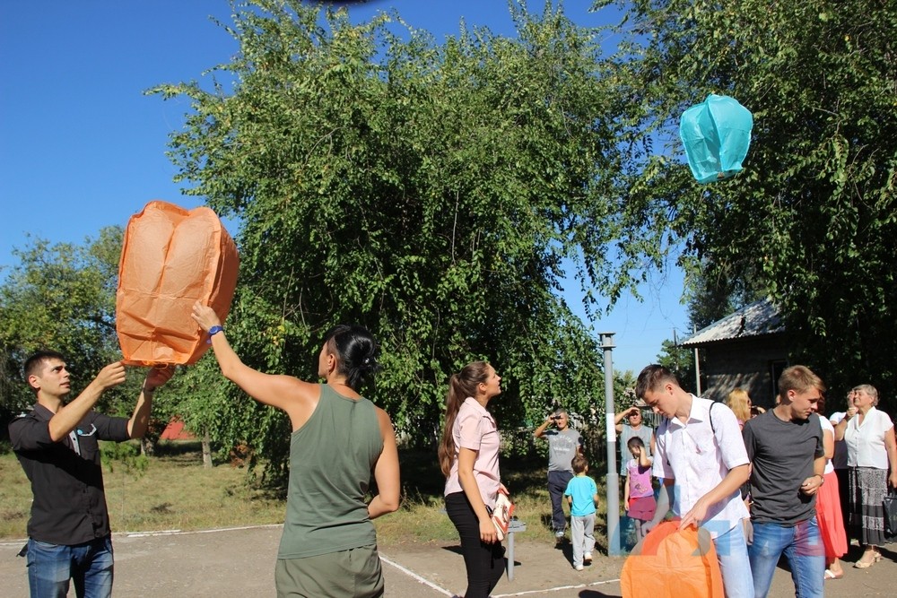Митинг-реквием в память о жертвах украинской агрессии в пос. Тельмана и Алчевска