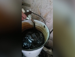 Жители Якутии жалуются что из крана течёт нефть