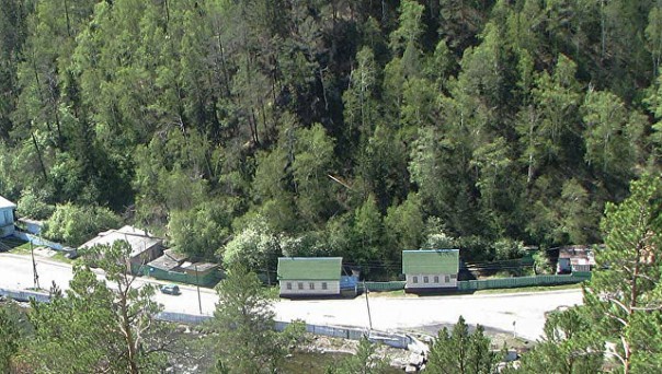 С автоматами наперевес: неизвестные захватили здание лечебницы в Бурятии