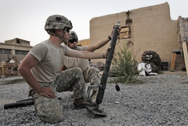 Украинский 60-мм миномёт для неприцельной стрельбы. Украинский 60-мм миномёт для неприцельной стрельбы.