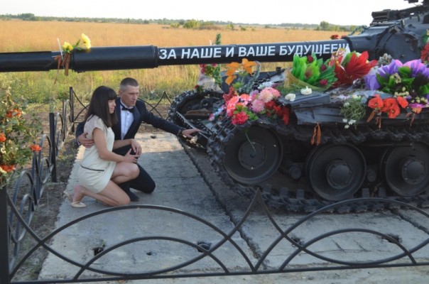 Боец ЛНР накрыл собой гранату. Спас жену и сына