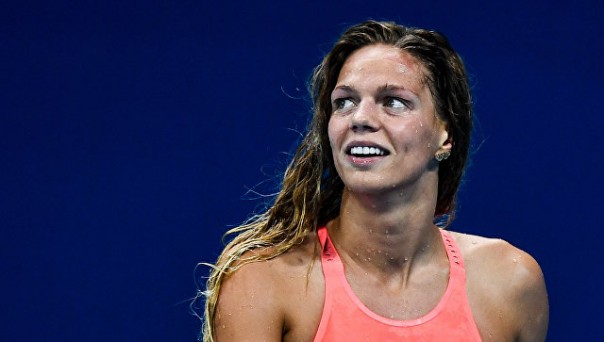 Обозреватель в США назвал лицемерным отношение пловчих из США к Ефимовой