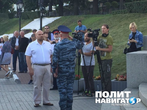 Добровольцы Донбасса вышли на митинг в центре Москвы