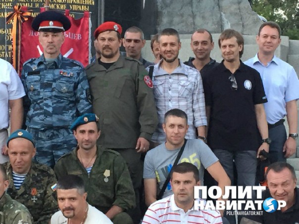 Добровольцы Донбасса вышли на митинг в центре Москвы
